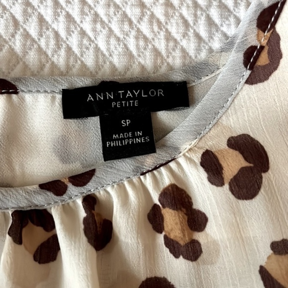Ann Taylor Sleeveless‎ Ruffled Blouse Petite Small - Picture 5 of 8